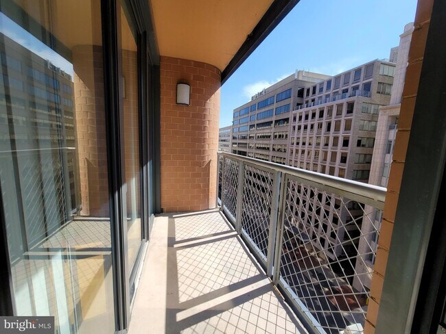 Building Photo - 631 D St NW