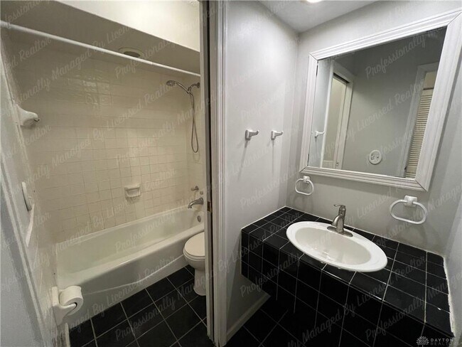 Building Photo - 170 Pinecone Ln