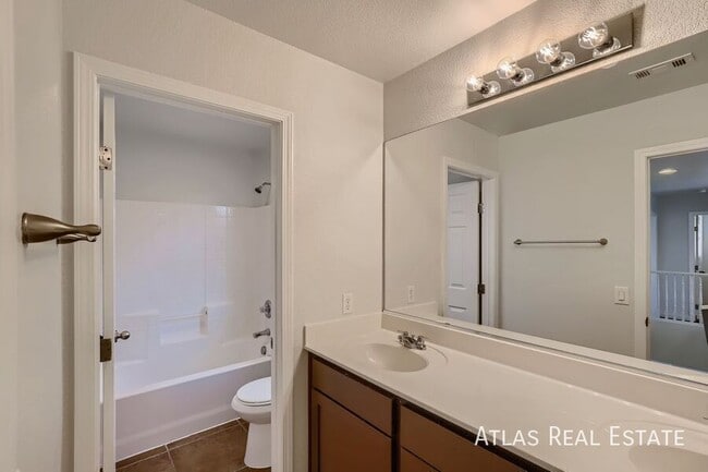 Building Photo - 436 Bright Moon Ave