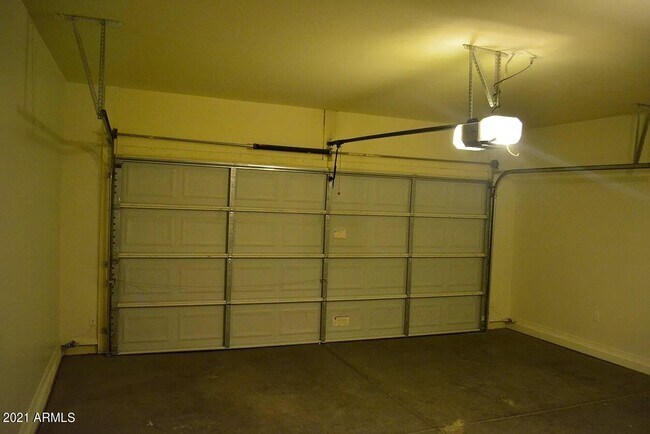 Building Photo - 16950 W Nottingham Way