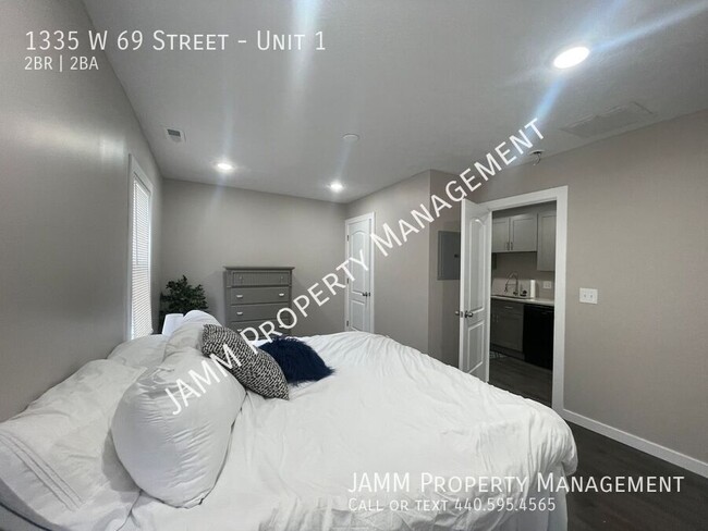 Building Photo - Modern 2 Bedroom, 2 Bathroom Apartment in ...