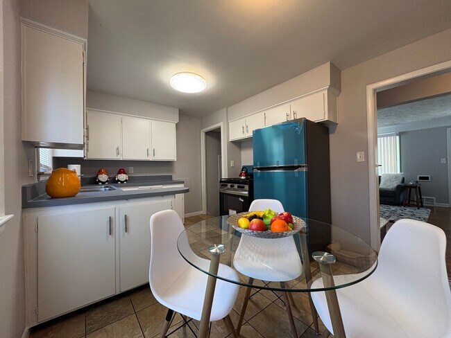 Building Photo - Completely Renovated 3 Bed - 2 Full Bath Cape Cod for Rent!