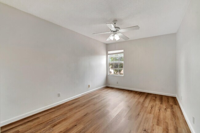 Building Photo - 8895 Sonoma Lake Blvd