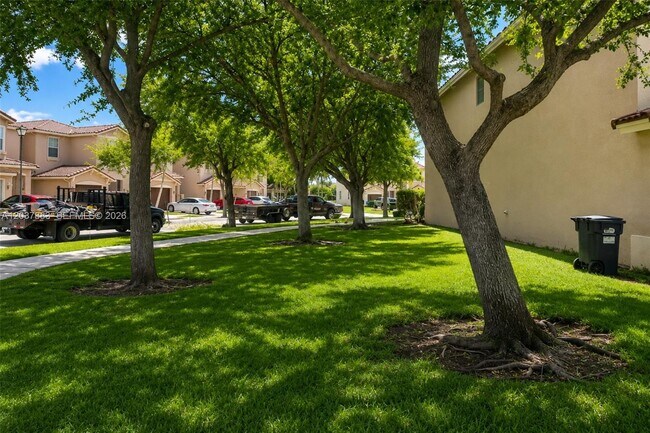 Building Photo - 935 SW 154th Path