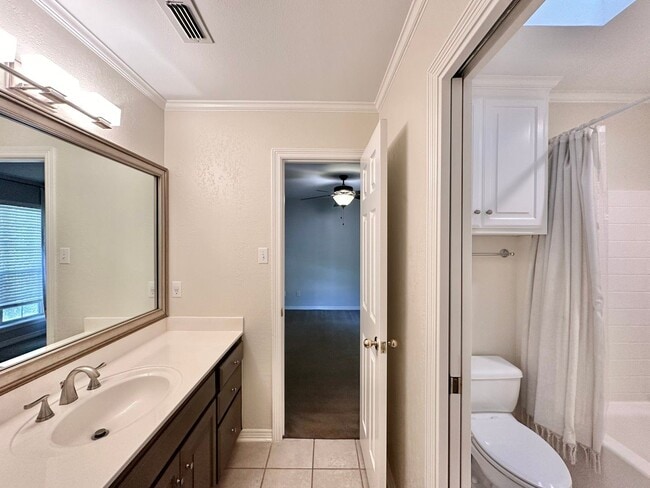 Building Photo - Stunning Home in the Heart of Tyler! 3bd 2...