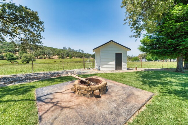 Building Photo - Escape to the Country – Beautiful 3 Bed, 2...