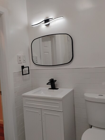 Building Photo - 56 Undisclose