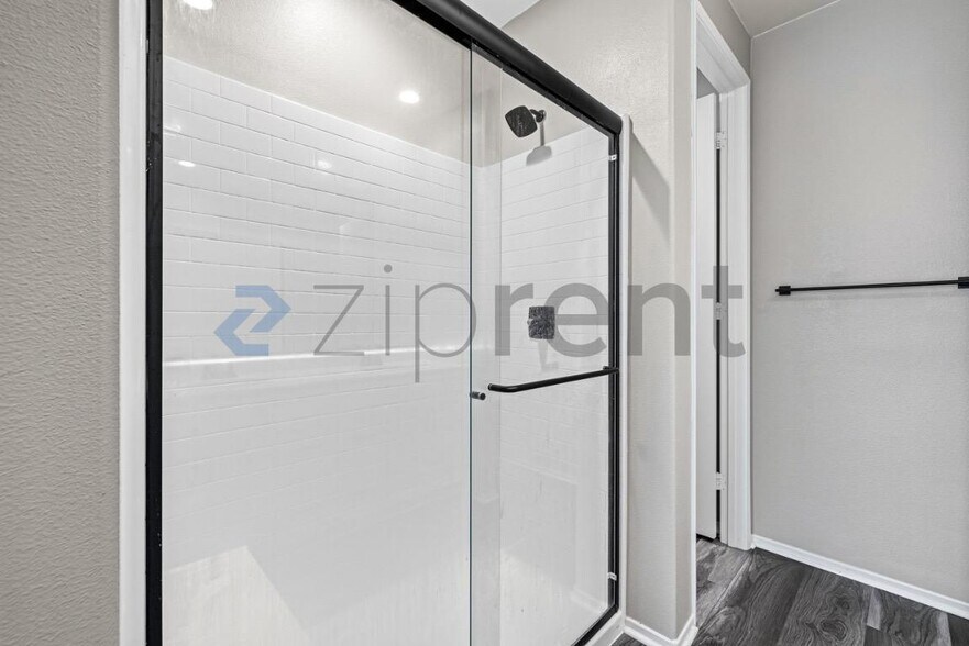 Building Photo - 30522 Rodriquez Lp