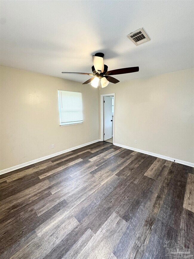 Building Photo - 9037 El Matador Dr