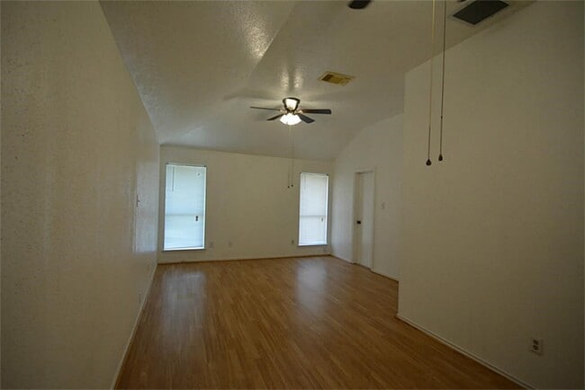 Building Photo - 13719 Rocky Bluff Dr