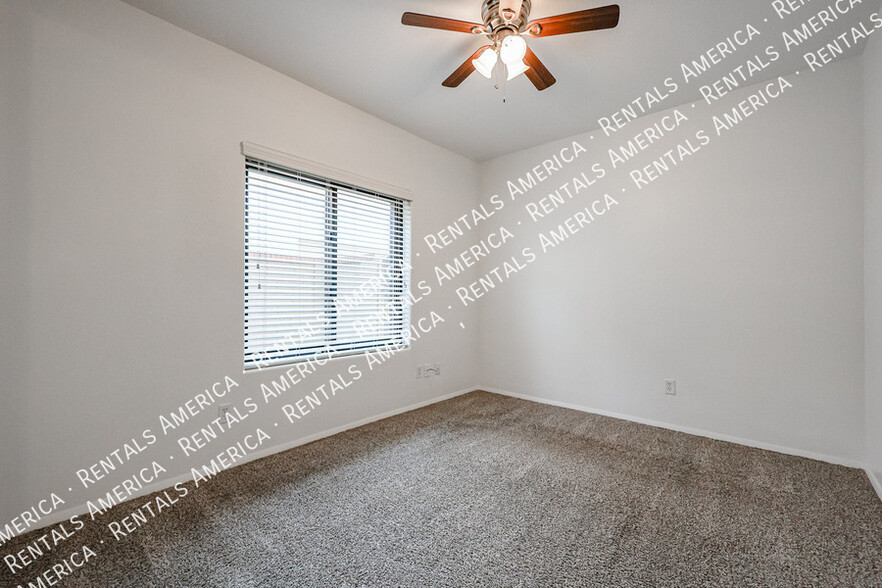Building Photo - 967 E Rockwell Dr