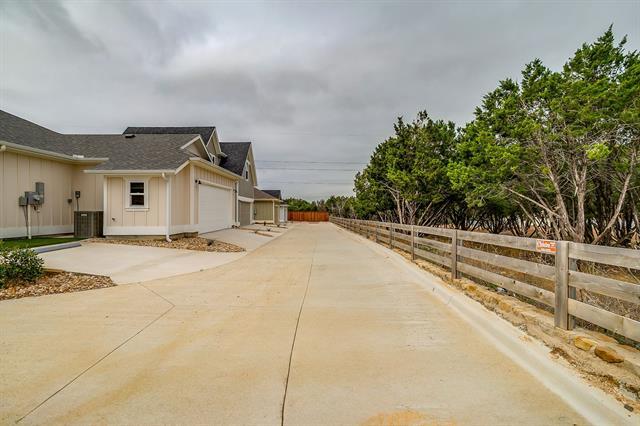 Building Photo - 300 Red Bird Ln