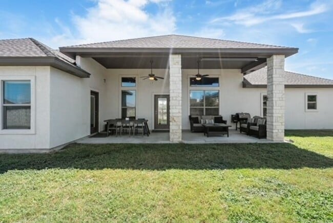 Building Photo - 406 Mountain View Dr