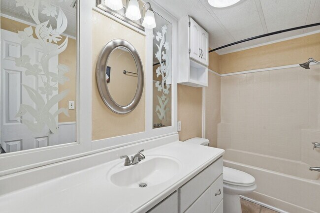 Building Photo - 2237 W Foothill St