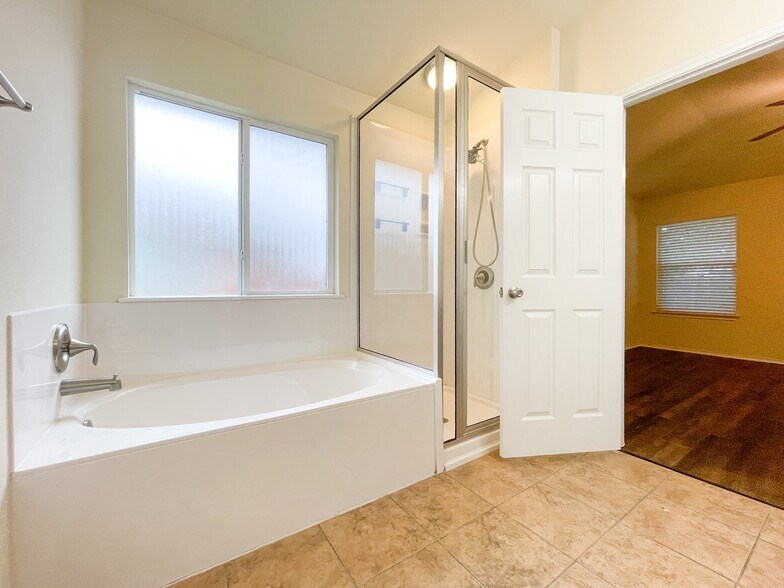 Building Photo - 6632 Burling St