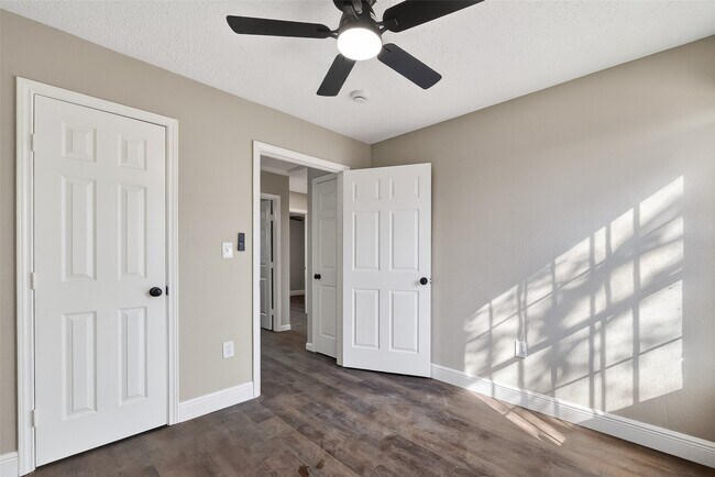 Building Photo - 7437 Bywood St