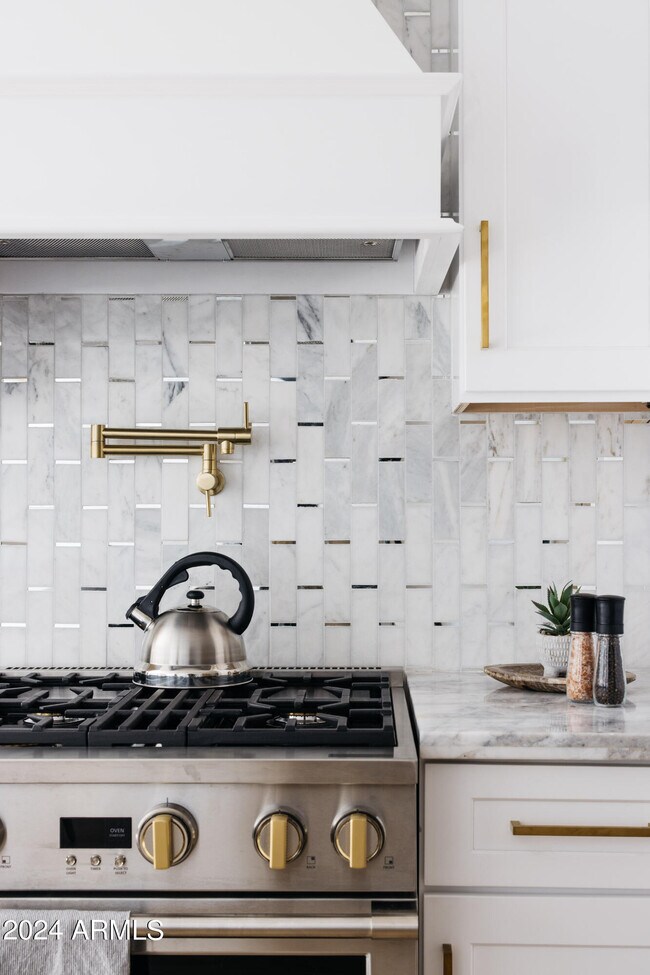 Building Photo - 6629 E Dreyfus Ave