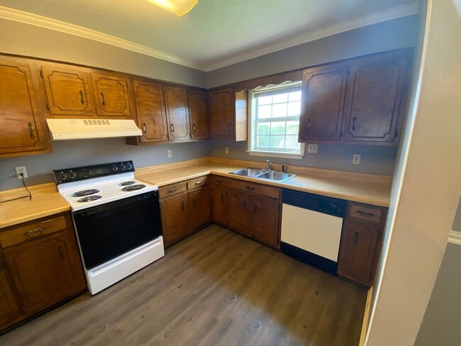 Building Photo - 3BR/2BA For Rent