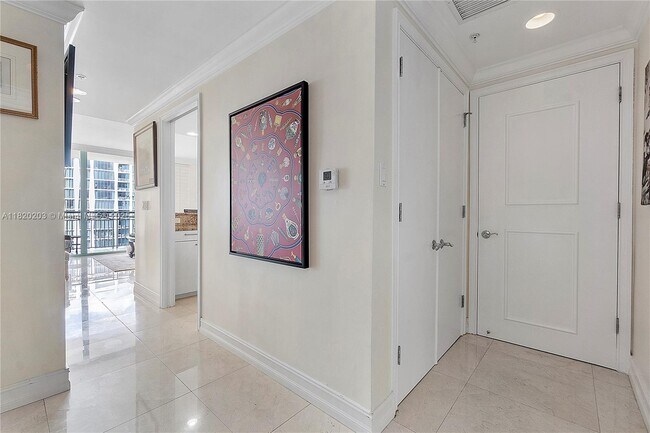 Building Photo - 3350 SW 27th Ave