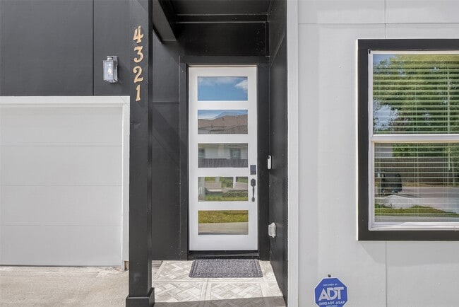 Building Photo - 4321 McKinley St