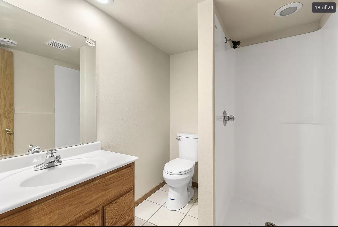 Bathroom Down - 1014 8th Ave S
