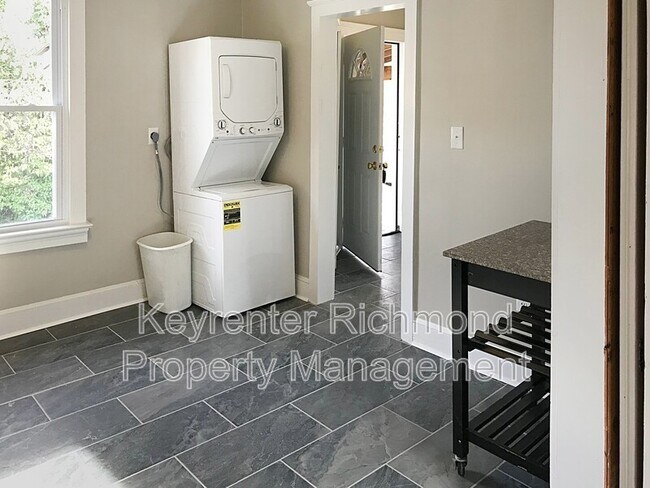 Building Photo - 404 W 27th St