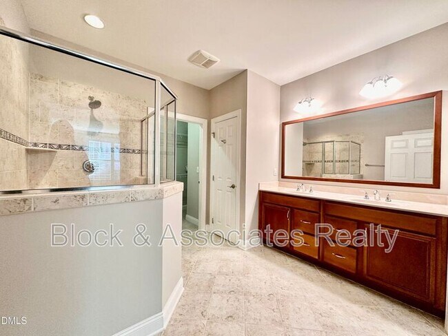 Building Photo - 10520 Sablewood Dr