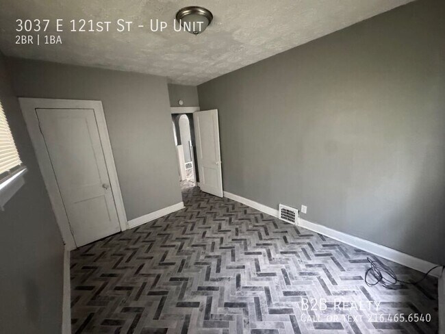 Building Photo - 3037 E 121st St