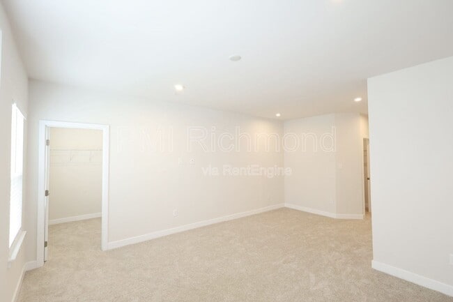 Building Photo - 2854 Calgary Ln