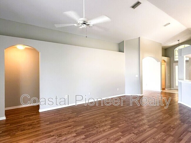 Building Photo - 2345 Roanoke Springs Dr