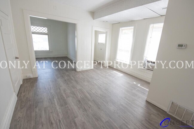 Building Photo - 5000 S Jones Ct