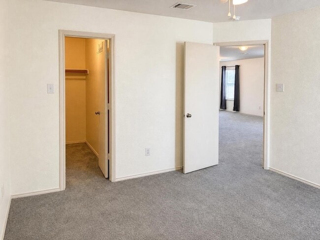 Building Photo - 1621 Village Park Trail