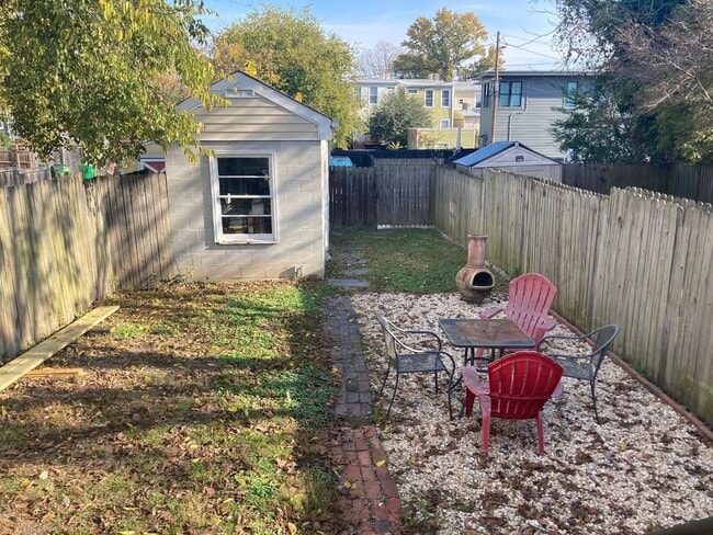 Building Photo - 3412 E Marshall St