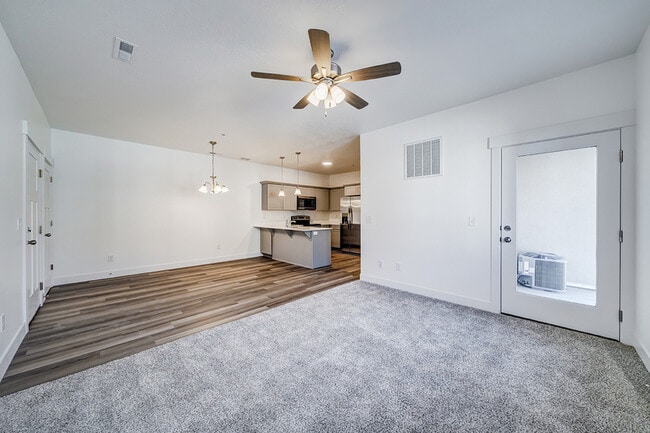 Building Photo - 665 N 380 W