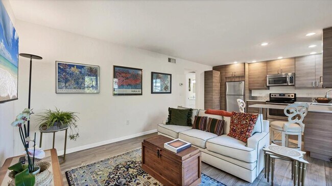 Building Photo - 2304 Ringling Blvd