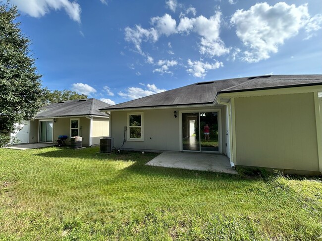 Building Photo - 3/2 WITH A GREAT PRICE AND READY FOR IMMED...