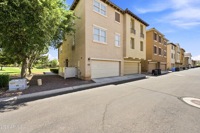 Building Photo - 3691 E Leslie Dr