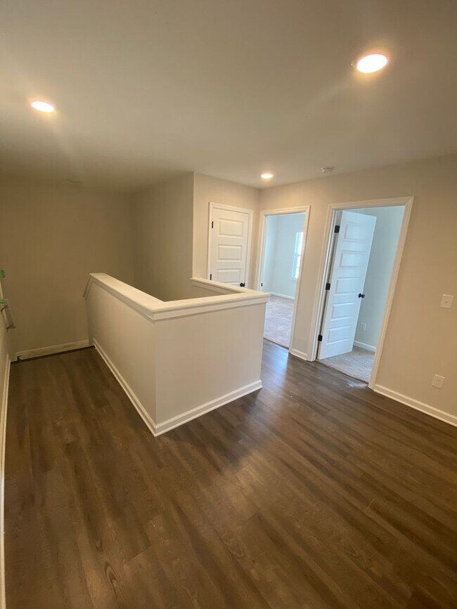 Building Photo - 5363 Nikki Way