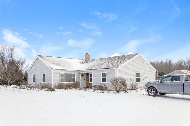 Building Photo - 7759 W Ridge Rd