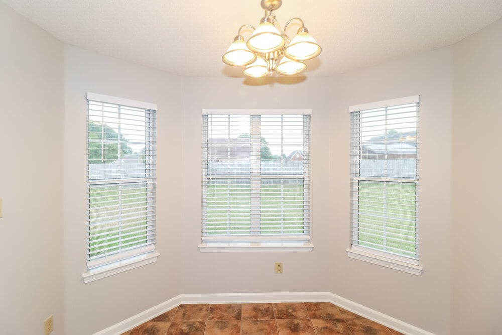 Building Photo - 6284 Manchester St