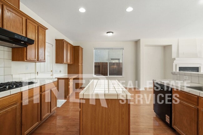 Building Photo - 9808 Spring View Way