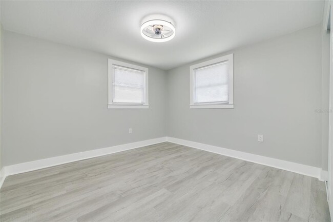 Building Photo - 9124 Lido Ln