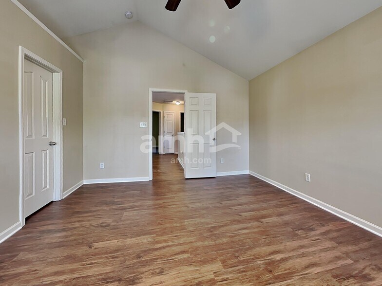 Building Photo - 5432 Wyalong Dr