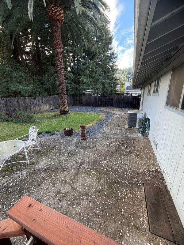 Building Photo - 1215 Marwen Dr