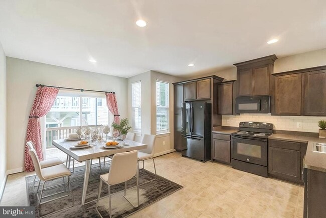 Building Photo - 107 Magnes Pl