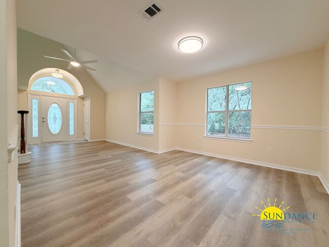 Building Photo - 3 Bedroom Home in sought-after Poquito Bayou with Boat Ramp Access!