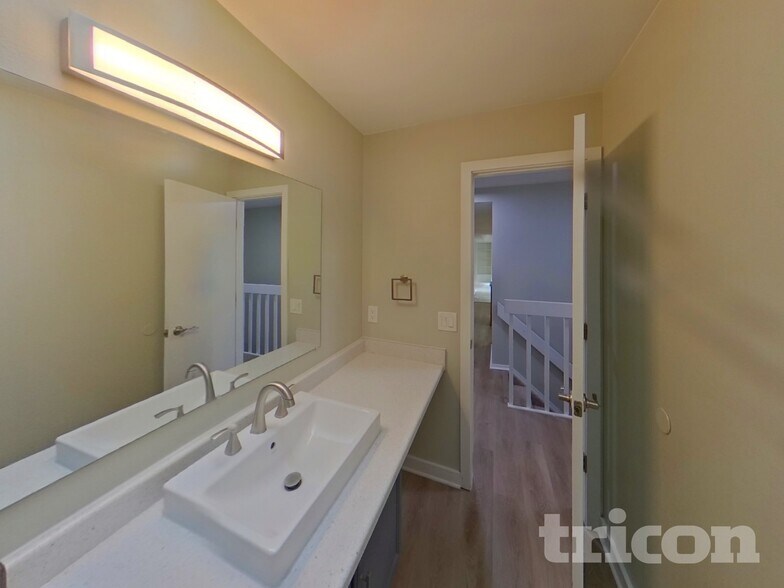 Building Photo - 7845 Conifer Dr