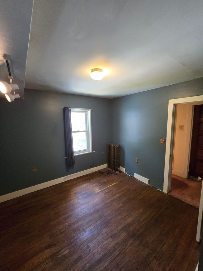 Building Photo - Squirrel Hill House for rent