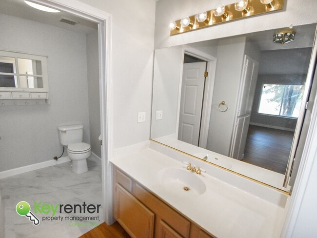 Building Photo - Rare San Ramon Foothills Condo available!