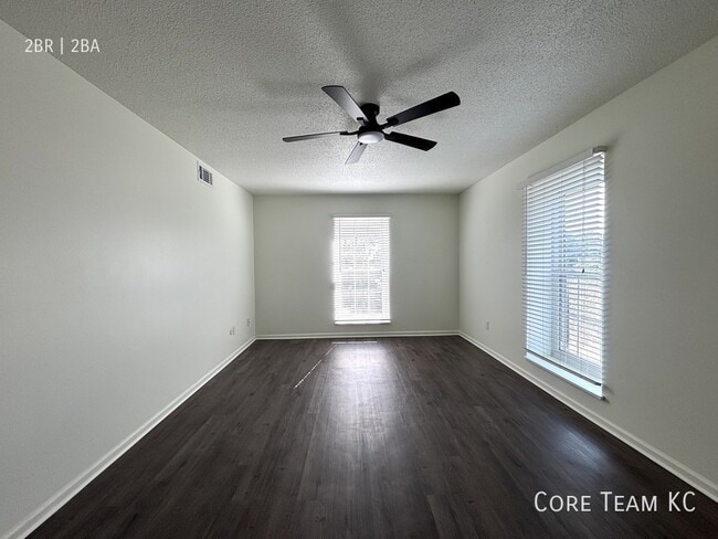 Building Photo - 2900 W 53rd St